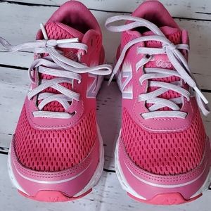 New Balance Pink Shoes style 686